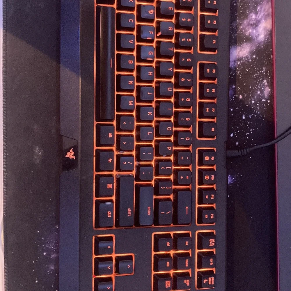 Gaming laptop (24 inch)